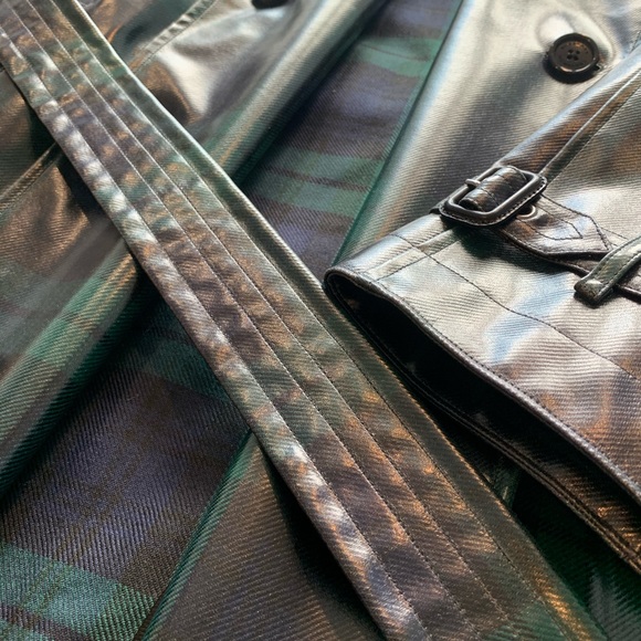 Burberry Laminated trench coat - Picture 6 of 9